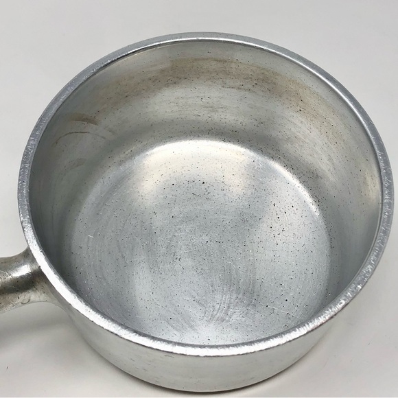 WEAR-EVER Aluminum Sauce Pan Pot #1040 1/2 Made In Canada Wooden Handle No Lid - Picture 7 of 10